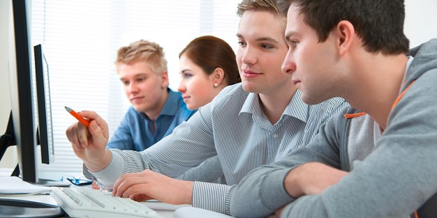 Students and computers. Photo.